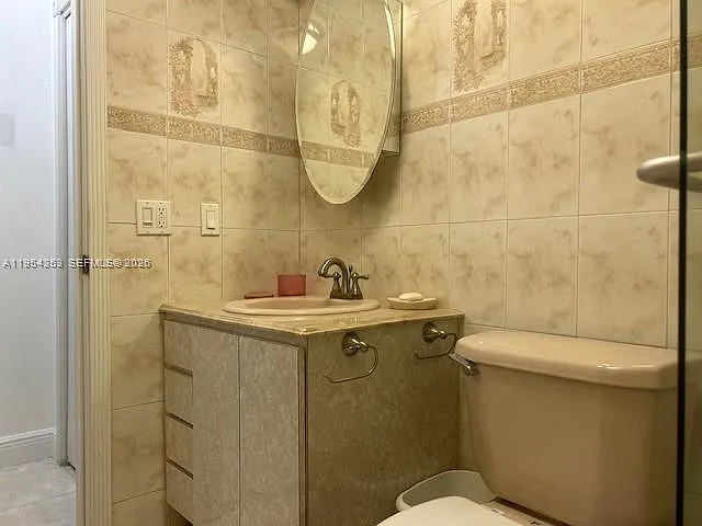 3923 NE 166th St #N-108 — Photo 22