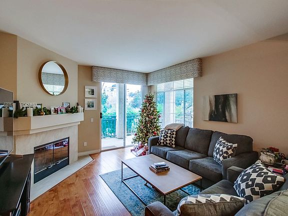 4th image of 2220 Camino De La Reina Unit 111