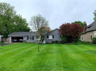 420 Ranch Rd, Wheaton, IL 60187