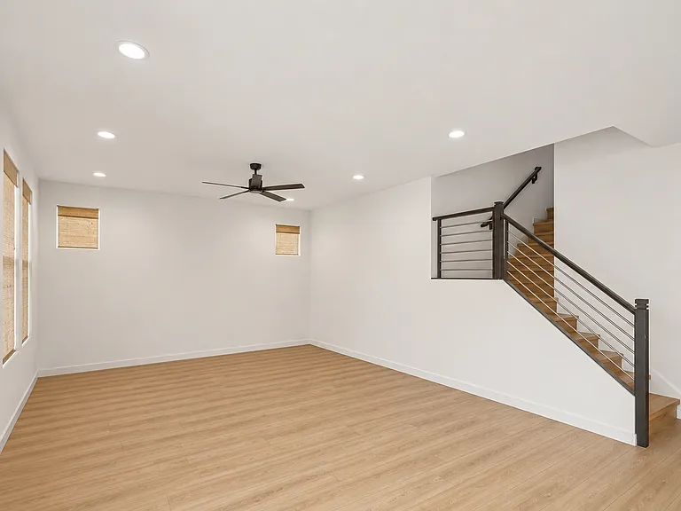 633 E Silver Fox Way — Photo 8