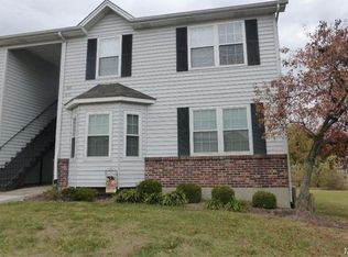1430 Surrey Ln, Saint Peters, MO
