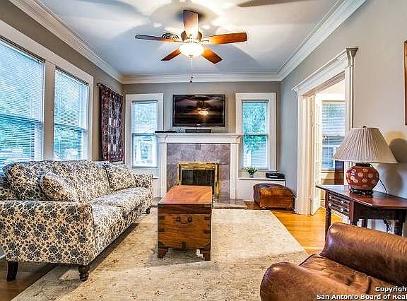 3rd image of 103 Lamont Ave