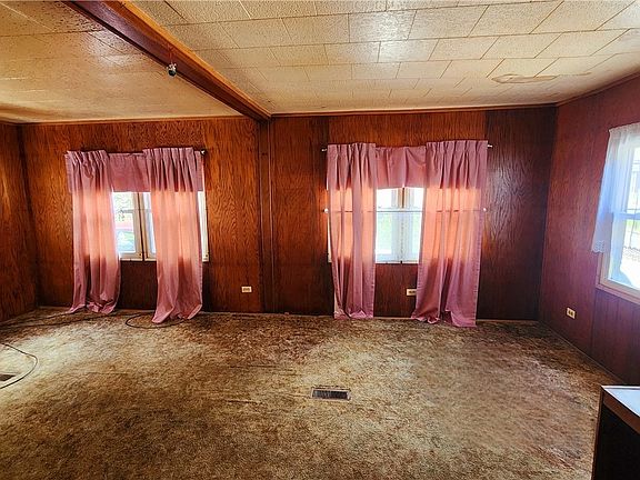 4th image of 388 McLister Ave