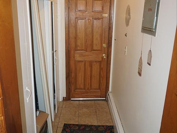 2nd image of 549 Newark Ave #2