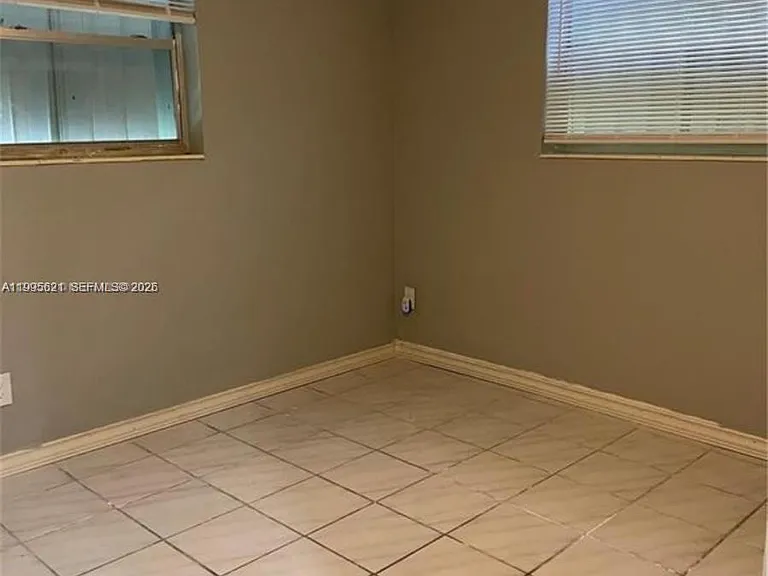 3830 SW 31st St — Photo 20