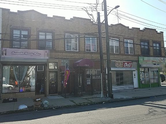 3rd image of 17806 Sayres Ave