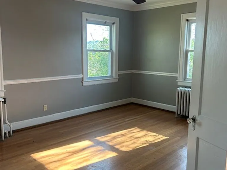 1301 Pickett St — Photo 8
