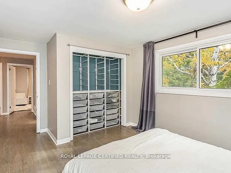1466 Seagram Ave — Photo 15