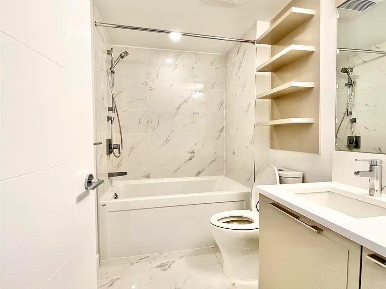 7828 Granville St #302 — Photo 5