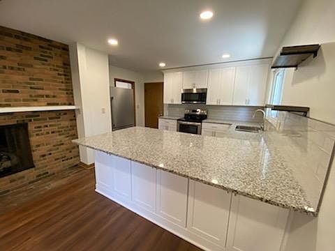 GREAT SPACE in the kitchen!