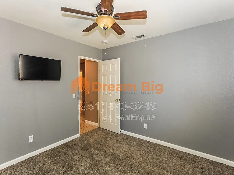 1493 Evergreen Ave — Photo 24