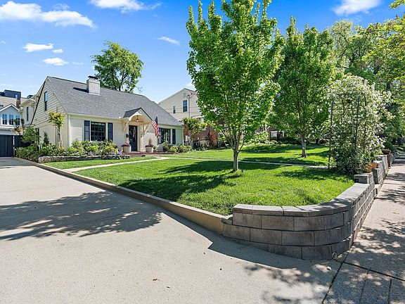 3rd image of 2008 Beechwood Ave