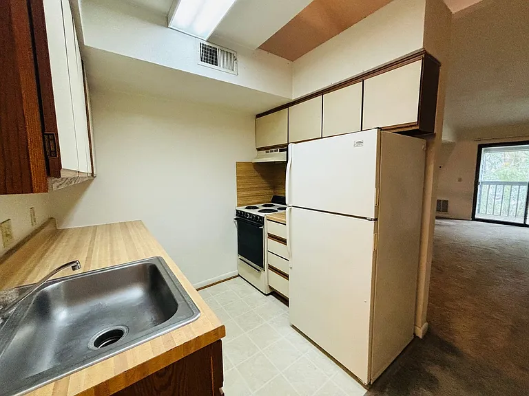 507 N Sunridge Dr — Photo 8