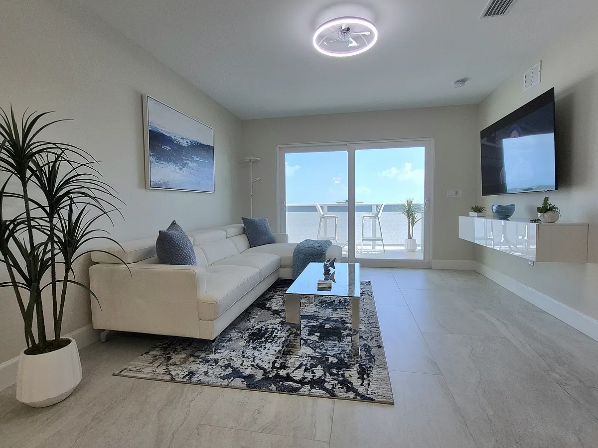 Building Photo - 7400 Estero Blvd