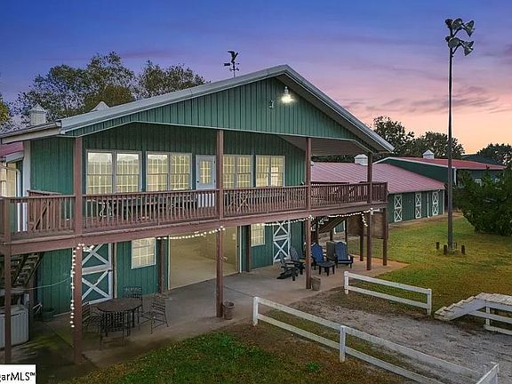 2nd image of 715 Melton Rd