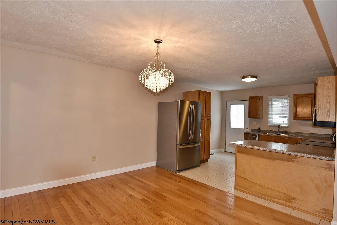 4 bed, 3.5 bath, $2,050 — Photo 3