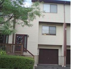 26 Chester Ln, Nanuet, NY 10954