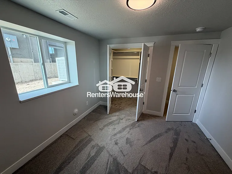 373 N 2625 W — Photo 11
