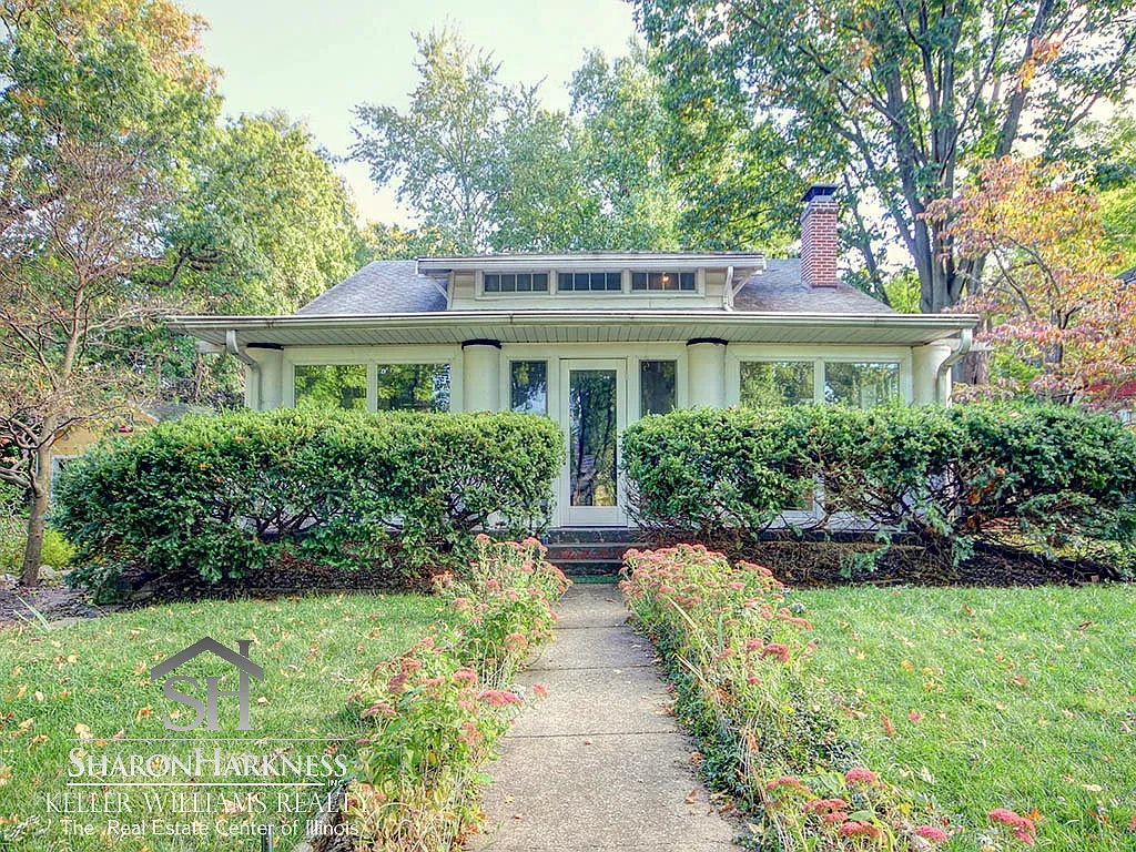 1017 W Charles St photo 1