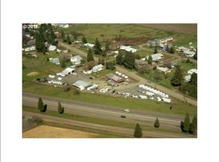 1065 S Comstock Ave, Sutherlin, OR 97479