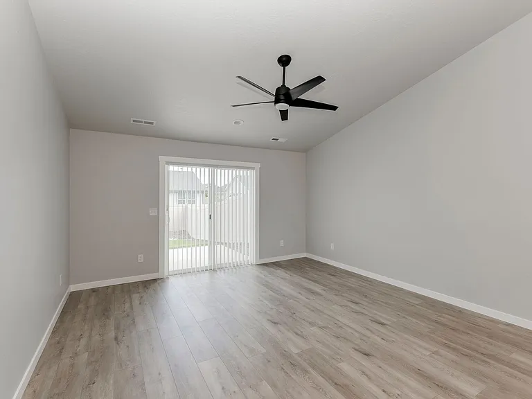 12227 W Barrington Dr — Photo 11