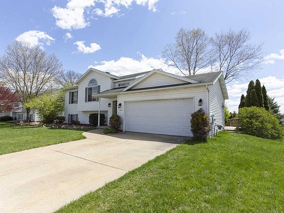 4th image of 340 Riverwood Dr