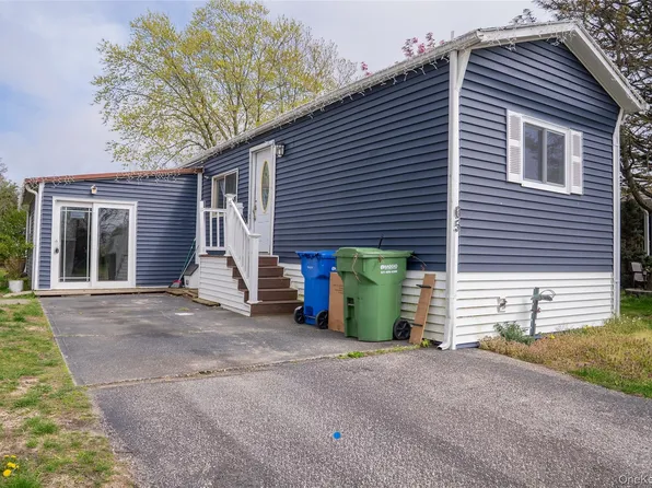 65 Minuteman Drive, Islip, NY 11716