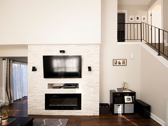 5th image of 561 East Ave