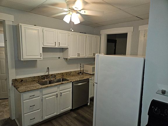 5th image of 215 Medford St