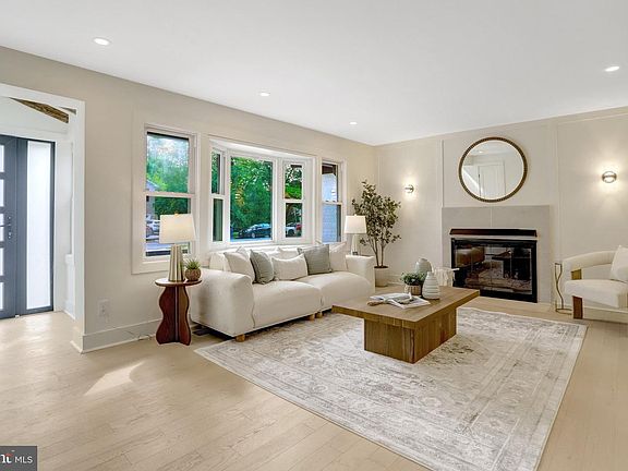 4th image of 3504 Gordon St