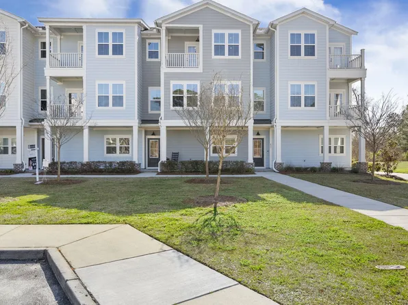 635 N Laurel St, Summerville, SC 29483