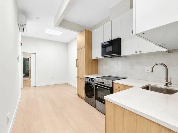 139 Kingsland Avenue image 1 of 6