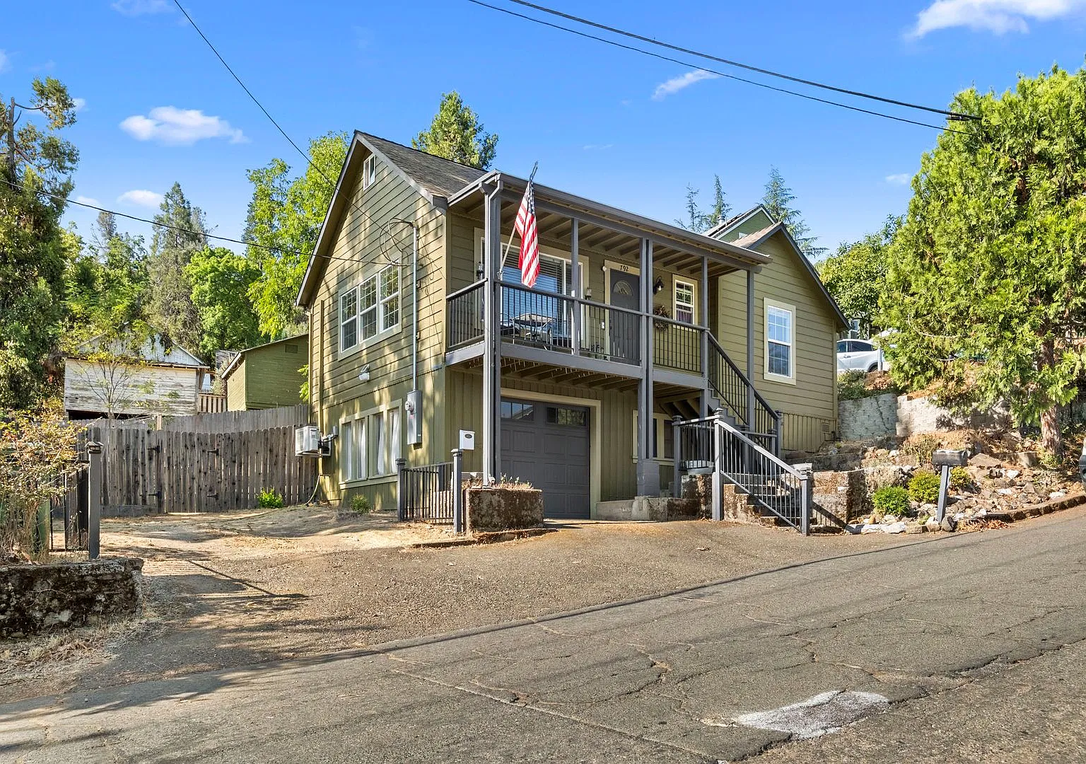 Remodeled 2 Bedroom Home Near Historic Downtown Placerville — Photo 2