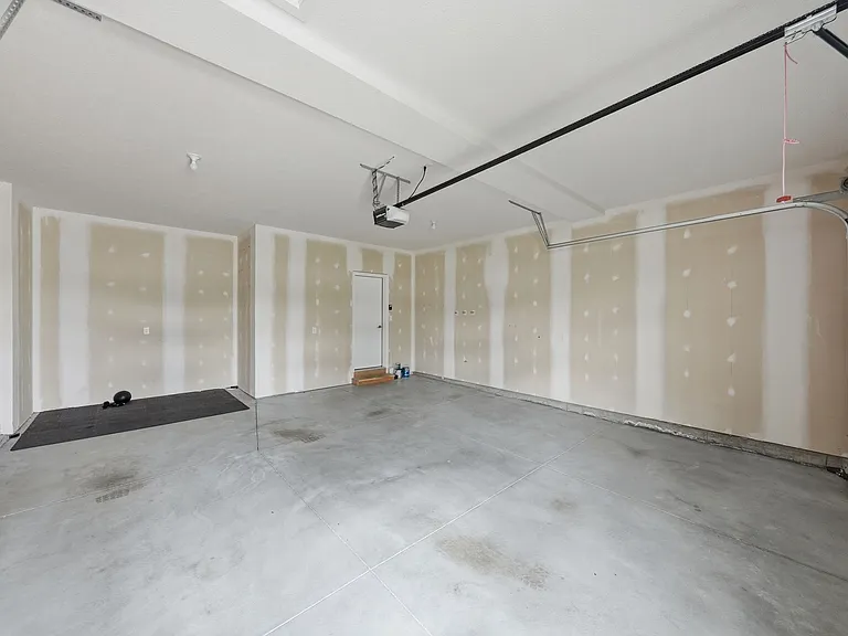 959 Titan Dr — Photo 32