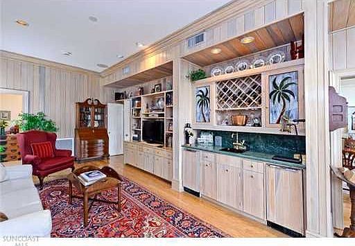 4th image of 671 Brightwaters Blvd NE