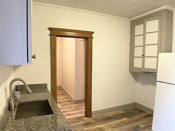 2nd image of 437 53rd St #4D