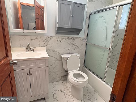 5th image of 1318 W Girard Ave
