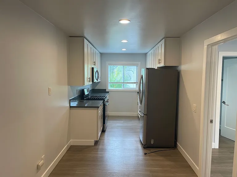 500 N Clementine St — Photo 12