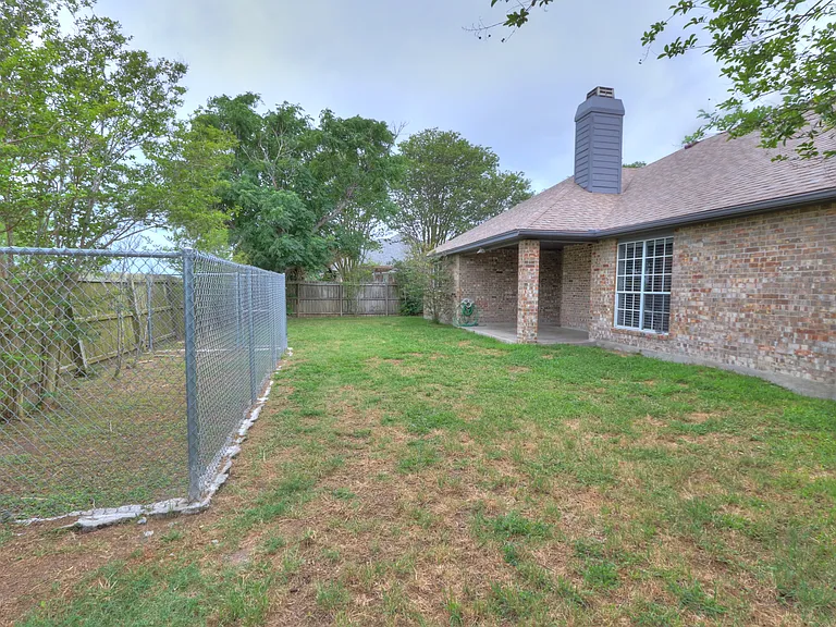 7714 Odessa Dr — Photo 35