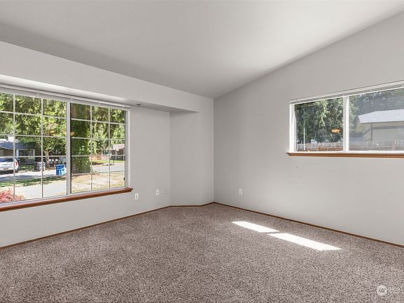 3rd image of 5914 5916 206th Street Ct E