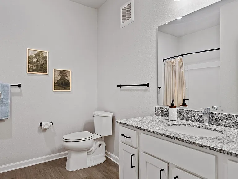 Whispering Pointe Apartments — Photo 61