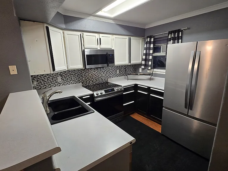 11809 E Kepner Dr — Photo 18