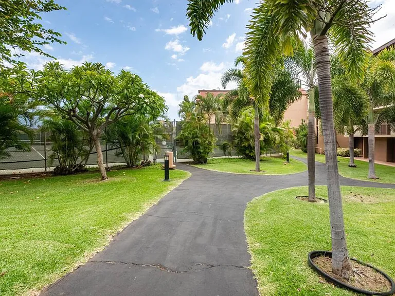 S Kihei Rd — Photo 35