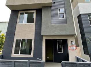 2104 Lacy Crossing Dr, Santa Ana, CA