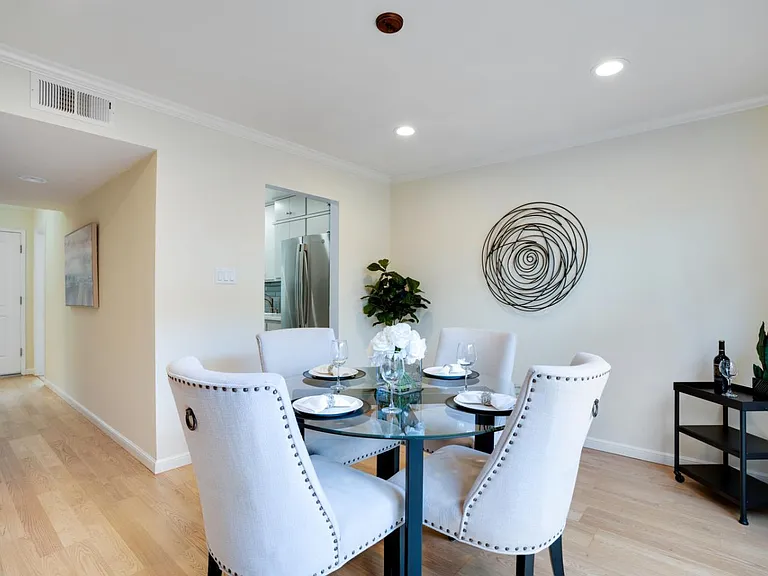 1323 Hoover St — Photo 6