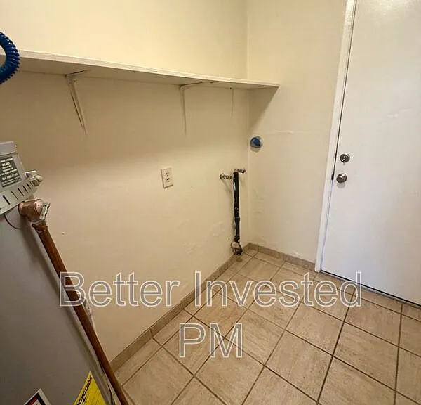 212 Ford St #7 — Photo 7