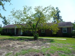 414 Robin Rd, Lumberton, NC 28358