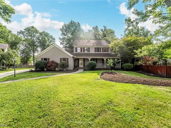 6993 Deer Path, Olmsted Falls, OH 44138