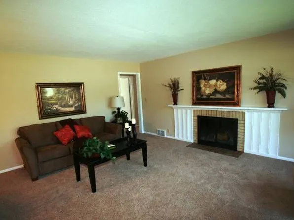 6817 Cedar Lake Rd, Saint Louis Park, MN 55426