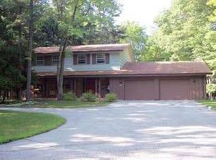 407 Woodhaven Ct, Sheboygan, WI 53081